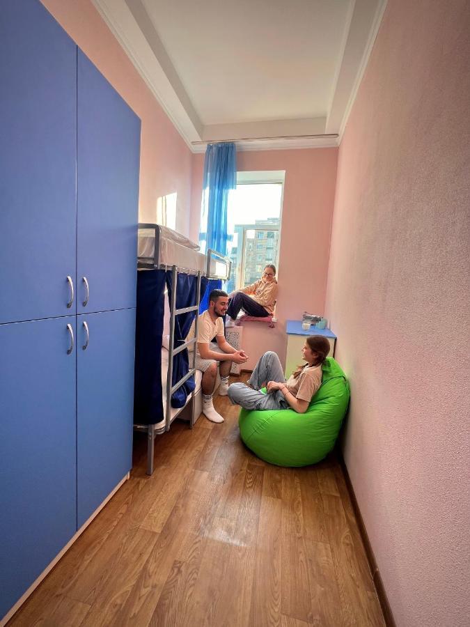 Hostel On Universytet Киев Экстерьер фото