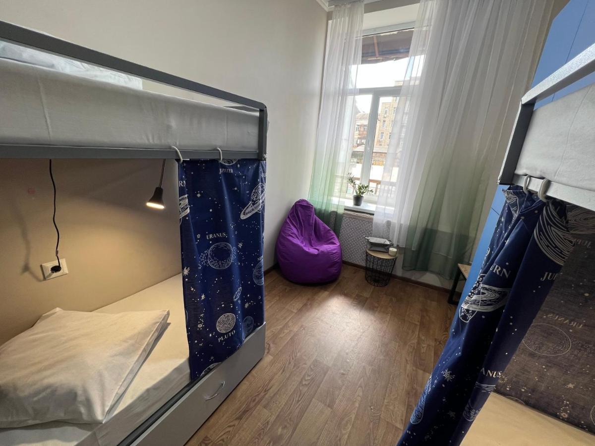 Hostel On Universytet Киев Экстерьер фото