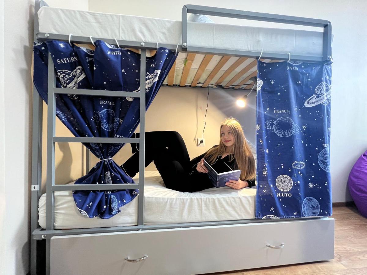 Hostel On Universytet Киев Экстерьер фото